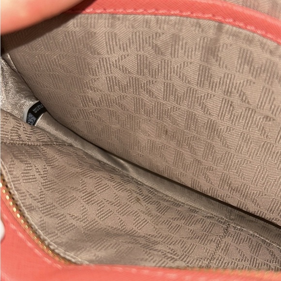 Michael kors purse - Picture 2 of 2